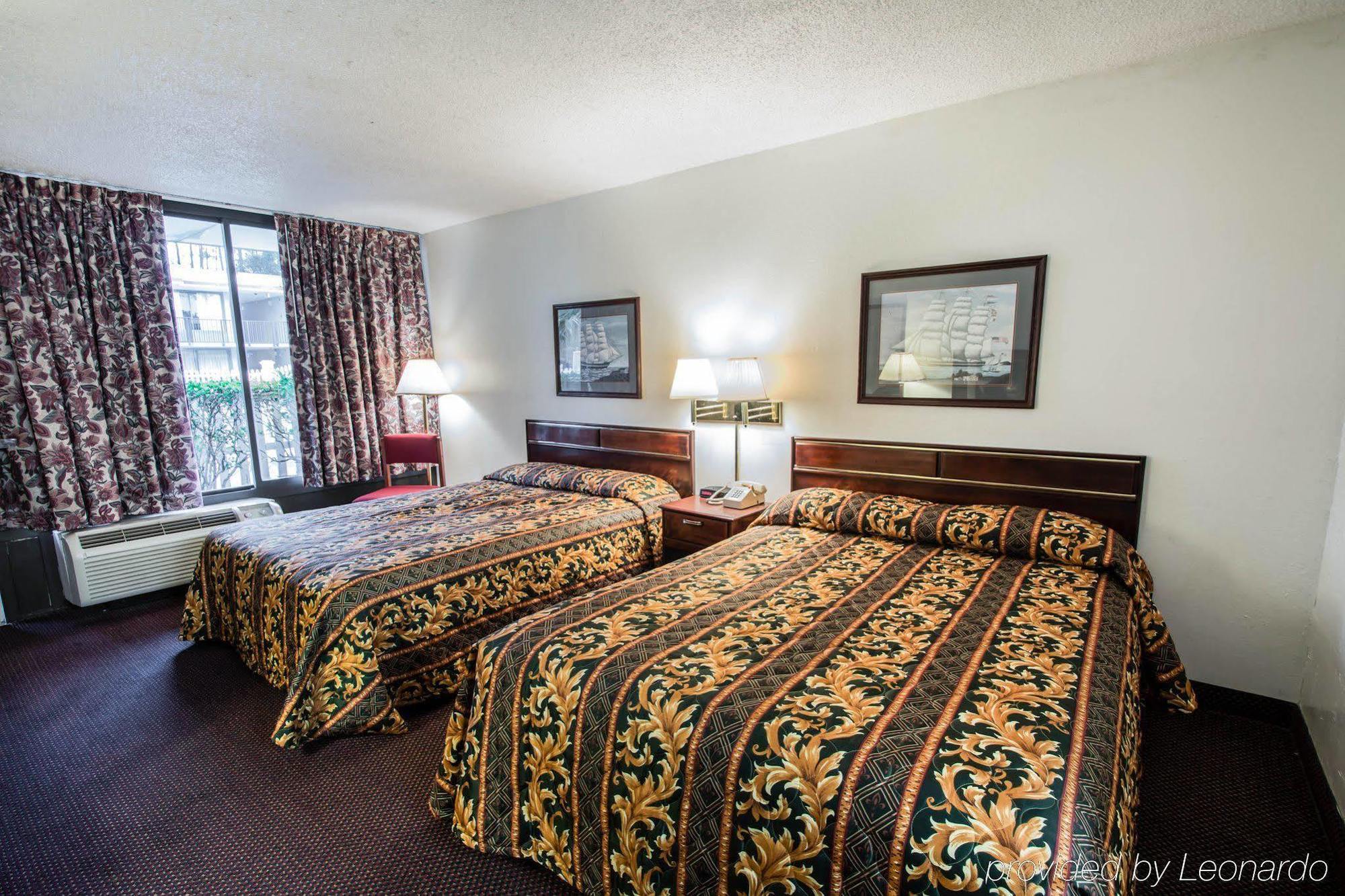 Rodeway Inn & Conference Center Orange Park Exterior photo
